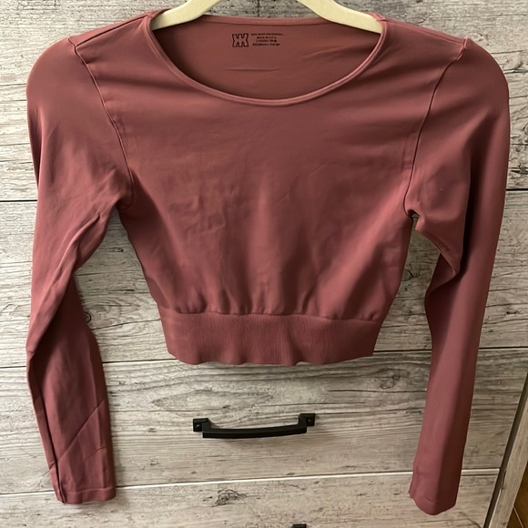 Crop top - Picture 2 of 4